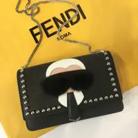 在飛比找PopChill優惠-[二手] Fendi 黑色老佛爺卯釘銀鍊 WOC包 /斜背包