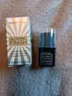 Mary Kay Glowing Finish Illuminating Stick - Gold -