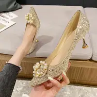 在飛比找ETMall東森購物網優惠-金色水晶婚紗秀禾兩穿低跟新娘鞋