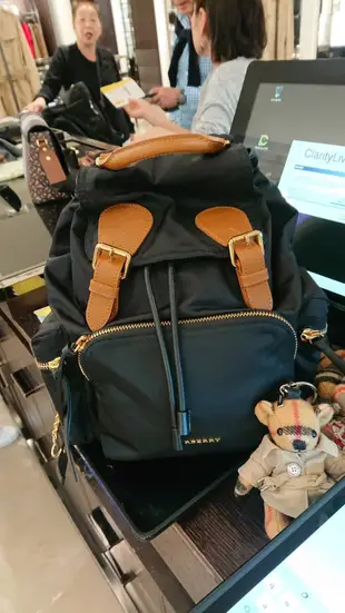 正品 Burberry medium Rucksack經典款 皮革 中款軍旅後背包 黑色 焦糖牛（小熊另購）