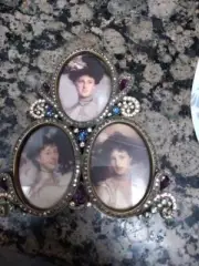 Jay Strongwater Signed Triple Oval Picture Frame