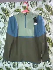 Brand new boys size large 14-16 pullover with quarter zip