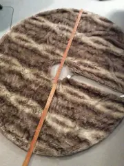 NWT Pottery Barn 60” faux fur Christmas tree skirt Caramel Ombre brown
