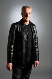 Steve Overland lead vocalist guitarist of British rock band FM pho- Old Photo 1
