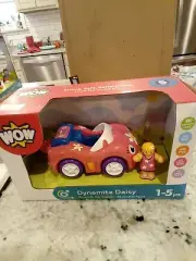 WOW Dynamite Daisy 2 Piece Set Racing Car And Figure