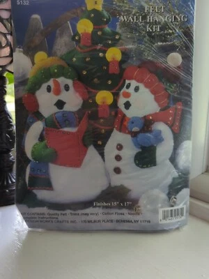 Design Works Crafts Felt Wall Hanging Kit Caroling Snowmen #5132 Vintage NOS