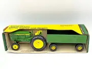 1/16 John Deere Utility Tractor and Wagon Set in Yellow Top Box