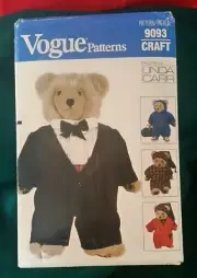 Vintage Vogue Craft Pattern: 9093, Clothes for 23" Bear; By Linda Carr Uncut