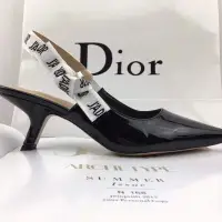 在飛比找Yahoo!奇摩拍賣優惠-【小鹿甄選】DIOR 迪奧 D字母帶高跟鞋女性感尖頭漆皮貓跟