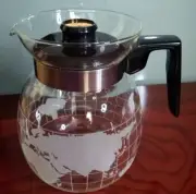 VTG. NESTLE NESCAFE COLONIAL CUPBOARD WORLD GLOBE ETCHED GLASS COFFEE POT W/LID