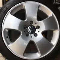 在飛比找蝦皮購物優惠-中古 賓士原廠18吋含胎 福斯 VW Golf Passat