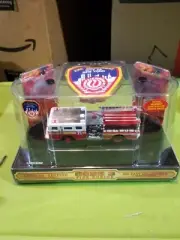 CODE 3 FIRE ENGINE FDNY SEAGRAVE PUMPER #71 FIRE TRUCK LE. 1/64 DIE CAST MIB