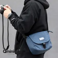 在飛比找Yahoo奇摩購物中心優惠-【WHOSE BAG】Qminica防潑水迷你郵差包側背包斜