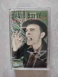 在飛比找Yahoo!奇摩拍賣優惠-David Bowie大衛鮑伊原版磁帶