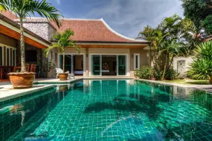 Wonderful Grand Villa with private Pool