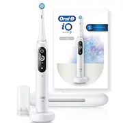 Oral-B iO Series 7 Electric Toothbrush (white) with charging stand and travel case [IOS7W]
