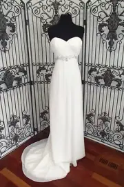 102 SAISON BLANCHE 4239 IVORY SZ 8 $2085 FORMAL WEDDING GOWN DRESS.