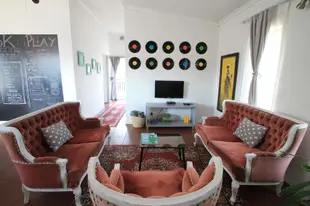 The Loft - Fun, Big, Bright Apartment in Centurion