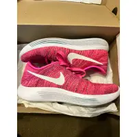 在飛比找蝦皮購物優惠-Nike running 桃紅色跑步鞋24.5公分