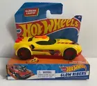 HOT WHEELS GLOW RIDERS YELLOW 2022