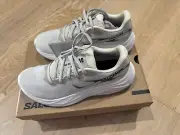 NIB Salomon Aero Glide Womens Size 8.5 Vanilla Ice/White/Lunar Rock