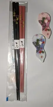 Ornate Lacquered Wooden Chopstick Set (2) with Rests Holders NEW
