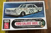 AMT 1:25 Scale 1965 Ford Galaxie 500 XL 3'n1 Racing Version Model Kit