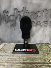Halloween Ends Michael Myers Mask Stand Display Movie Prop Collectible Display