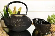 Japanese Rich Gold Heavy Cast Iron Tea Pot With Trivet and Cups Set Serves 2