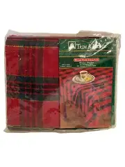 Vintage Woven Plaid Christmas Tablecloth Red Green 60 X 84" Oblong NOS