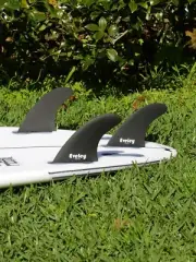 4.6" Ultra Lite Thruster Fins, black Xtreme Pro Carbon. FCSII compatible.