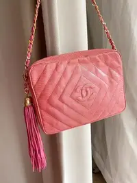 在飛比找Yahoo!奇摩拍賣優惠-Chanel vintage 粉色蜥蜴皮流蘇相機包斜背包