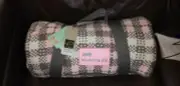 ~*~'SQUEALING PIG' BRANDED 100% PREMIUM LAMBSWOOL PICNIC BLANKET~*~