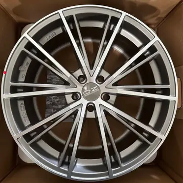 OZレーシング ENVY 18インチ 希少 OZ 18インチのYahoo!オークション(旧