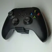 Xbox One & Series X / S Controller Wall Mount (Black or White)