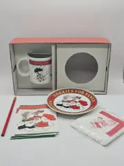 DAYTON HUDSON & MARSHALL FIELD SANTABEAR COOKIE SET PLATE, MUG, NAPKIN, NOTEPAD