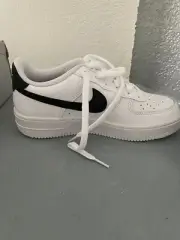 Nike Kid's/Women’s Air Force 1 GS White/Black Running Shoes New In Box
