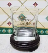 在飛比找Yahoo!奇摩拍賣優惠-SCOTTISH LEADER 仕高利達 威士忌酒杯 節慶 