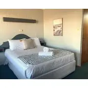 Bridport Bay Inn