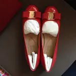 全新FERRAGAMO 經典紅色平底娃娃鞋 VARINA US 7