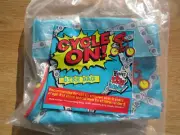 New CYCLE ON! BIKE BAG ~ Vintage Wendy's Kid's Bonus Meal ©1997 Blue Red Chains