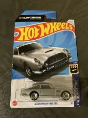 2014 Hot Wheels~James Bond Goldfinger~Aston Martin 1963 DB5