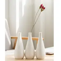 在飛比找momo購物網優惠-【JEN】北歐小清新手工陶瓷豎條紋花瓶花器桌面擺飾居家裝飾高