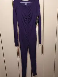 在飛比找Yahoo!奇摩拍賣優惠-全新 Burton 紫色保暖連身衣SIZE:M