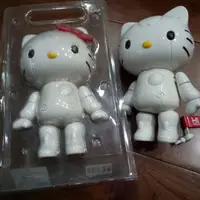 在飛比找蝦皮購物優惠-Robot kitty 兩隻公仔合售