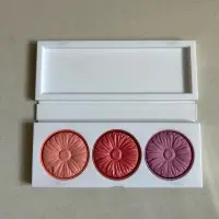 在飛比找蝦皮購物優惠-倩碧 小花腮紅 cheek pop palette #02 