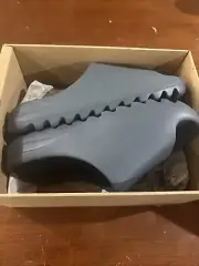 Yeezy Slide Slate Marine Size 10