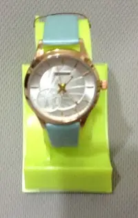 在飛比找Yahoo!奇摩拍賣優惠-全新BOLUN 高級 女用 手錶情人 生日 禮品 禮物 情人