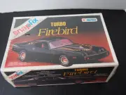US Airfix 8040 1/24 Snapfix 1980 Pontiac Turbo Firebird Plastic Model Car Kit