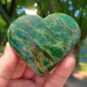 Natural Green Emerald Heart Carved Stone Crystal Minerals Gemstone Specimens
